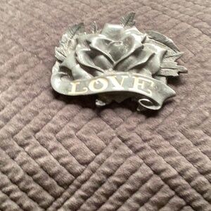 Vintage pewter Love rose  belt buckle, unisex.      106
